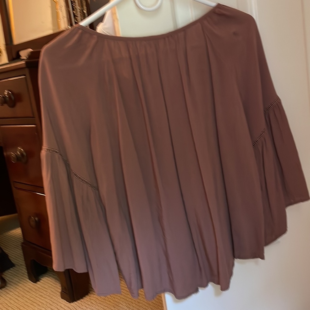 Brown blouse - Picture 2 of 3